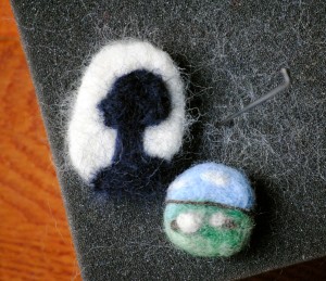 needlefeltcameopendant